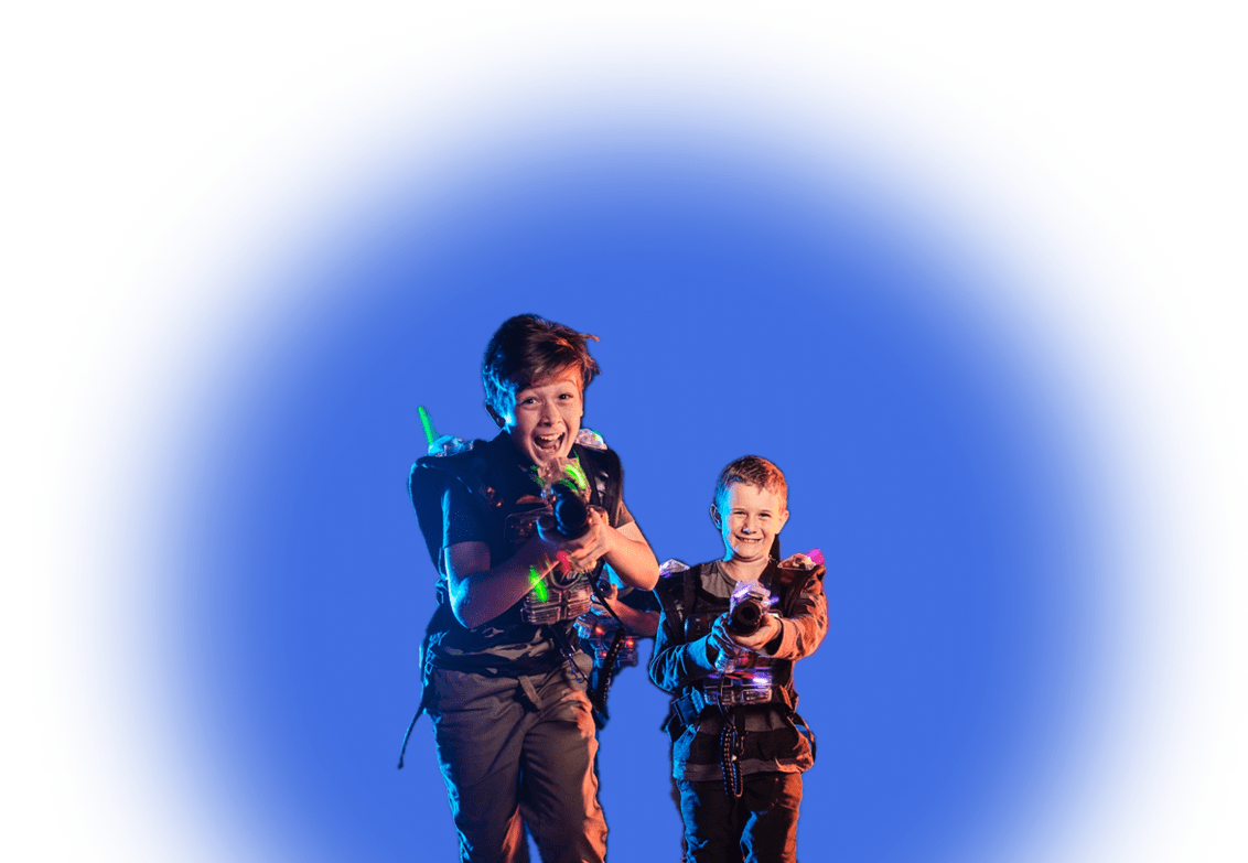 enfants qui jouent au laser game